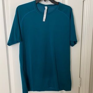 Lululemon men’s short sleeve